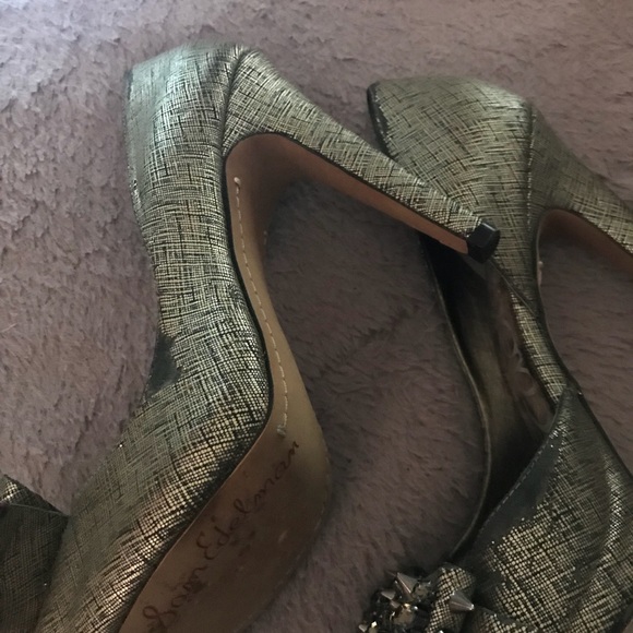 BEAUTIFUL STUDDED HEELS  - Picture 4 of 7